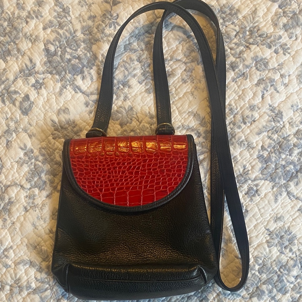 Elegant Black and Red Leather Shoulder Bag